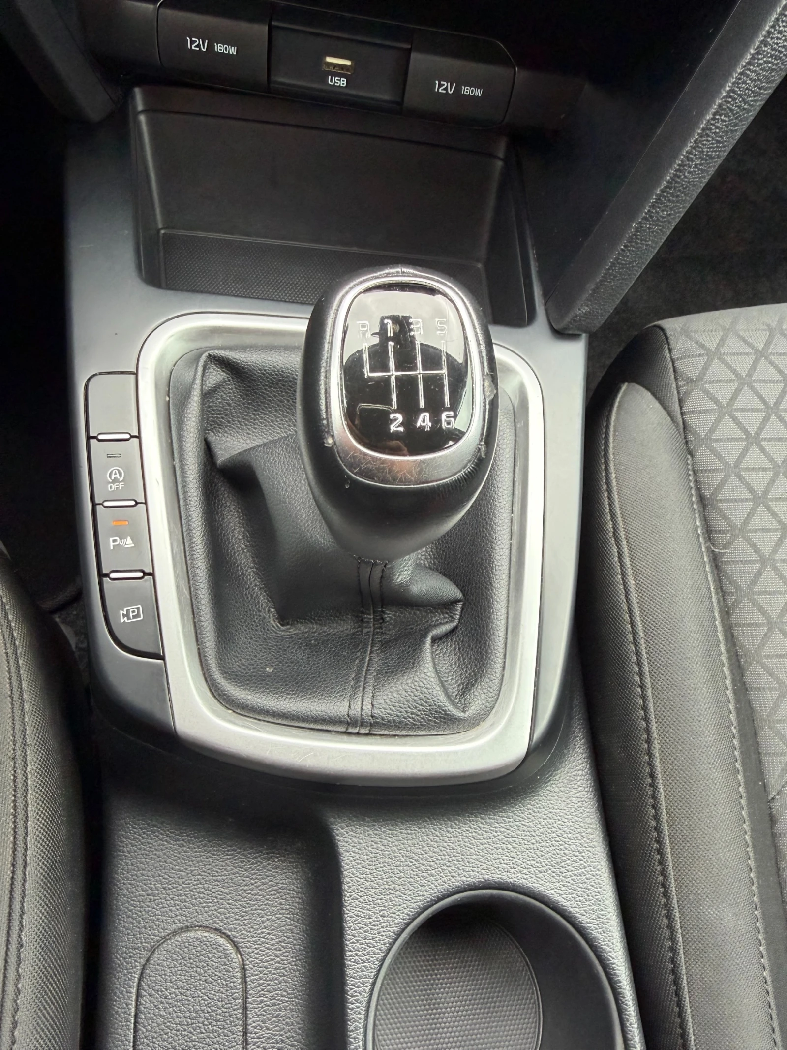 Kia Ceed 1.5 T-GDI / Обслужена / Пълна история от Киа, снимка 16 - Автомобили и джипове - 53962281