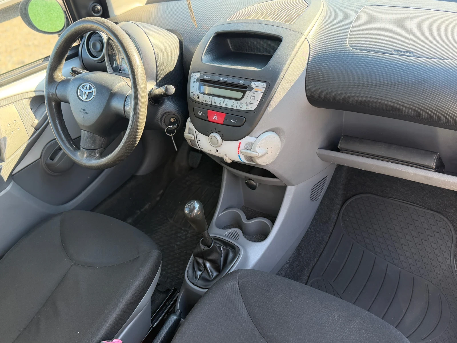 Toyota Aygo, снимка 8 - Автомобили и джипове - 54664384