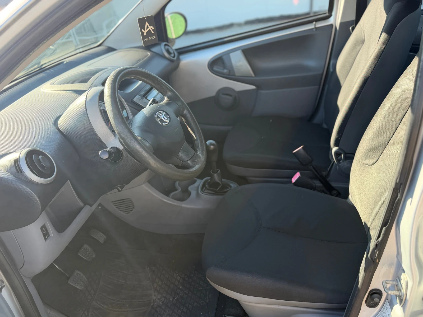 Toyota Aygo, снимка 7 - Автомобили и джипове - 54664384