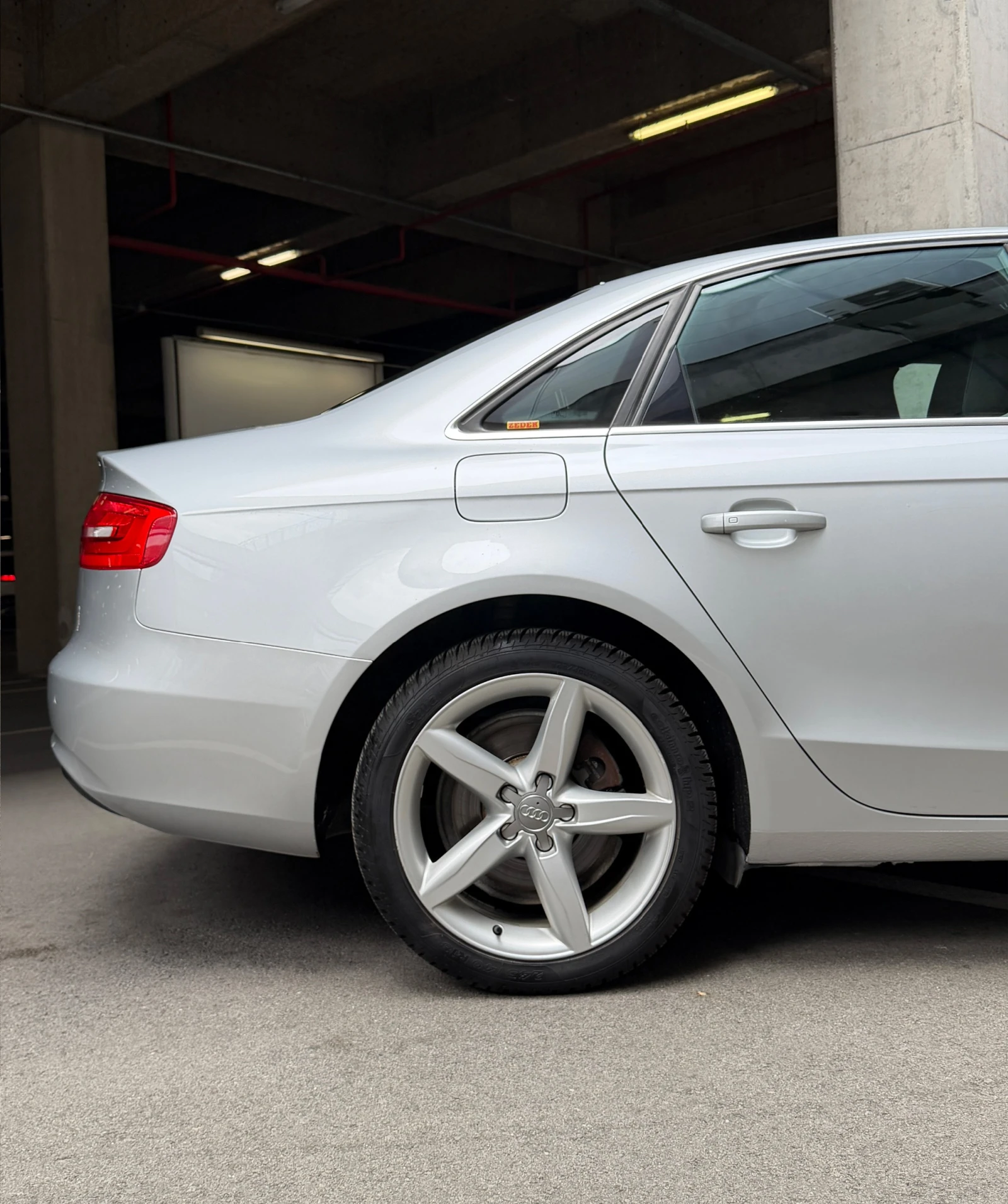 Audi A4 2.0 TDI 150кс, снимка 11 - Автомобили и джипове - 54359283