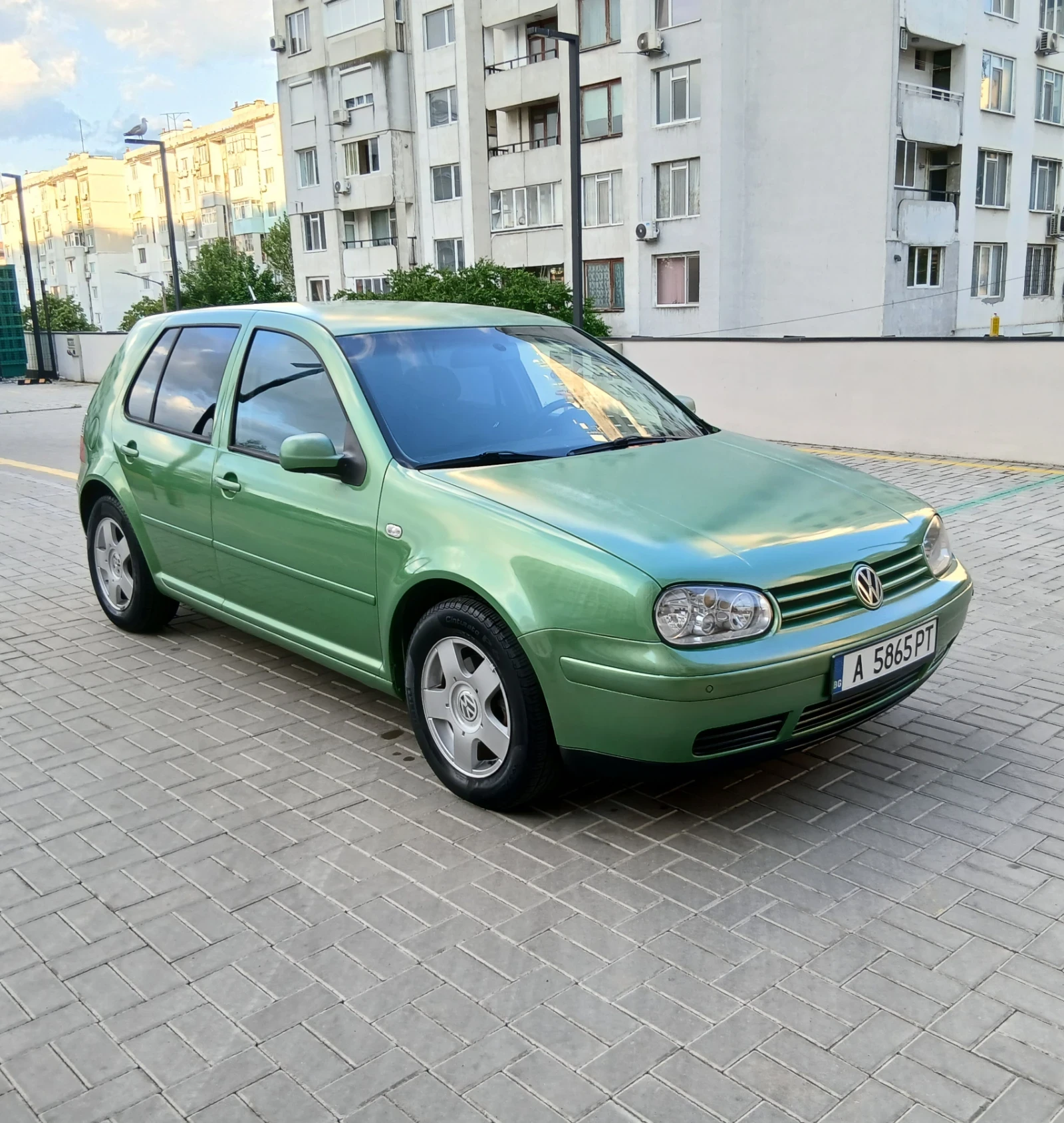 VW Golf 1.8/Газ, снимка 5 - Автомобили и джипове - 54664877