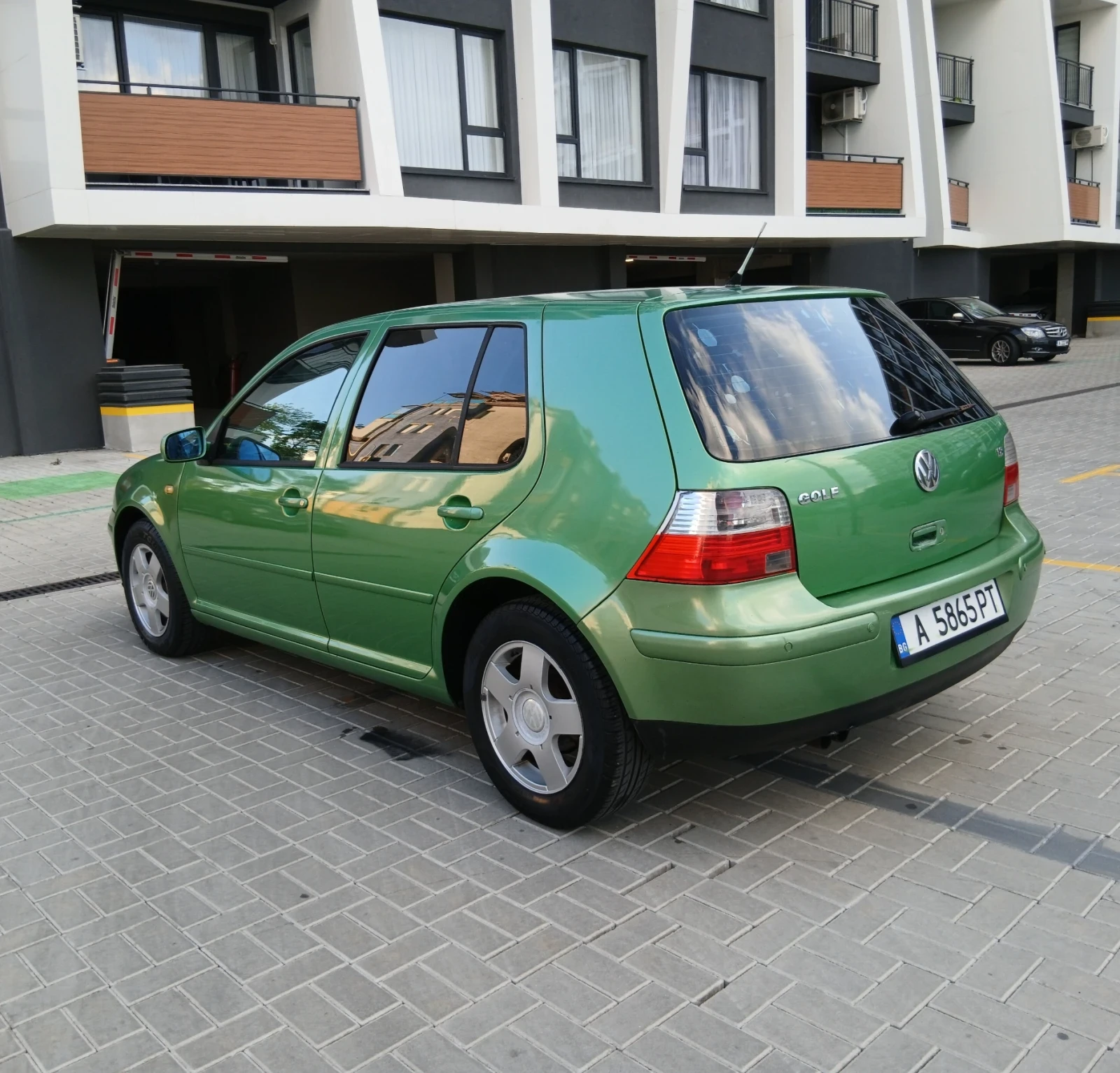 VW Golf 1.8/Газ, снимка 2 - Автомобили и джипове - 54664877