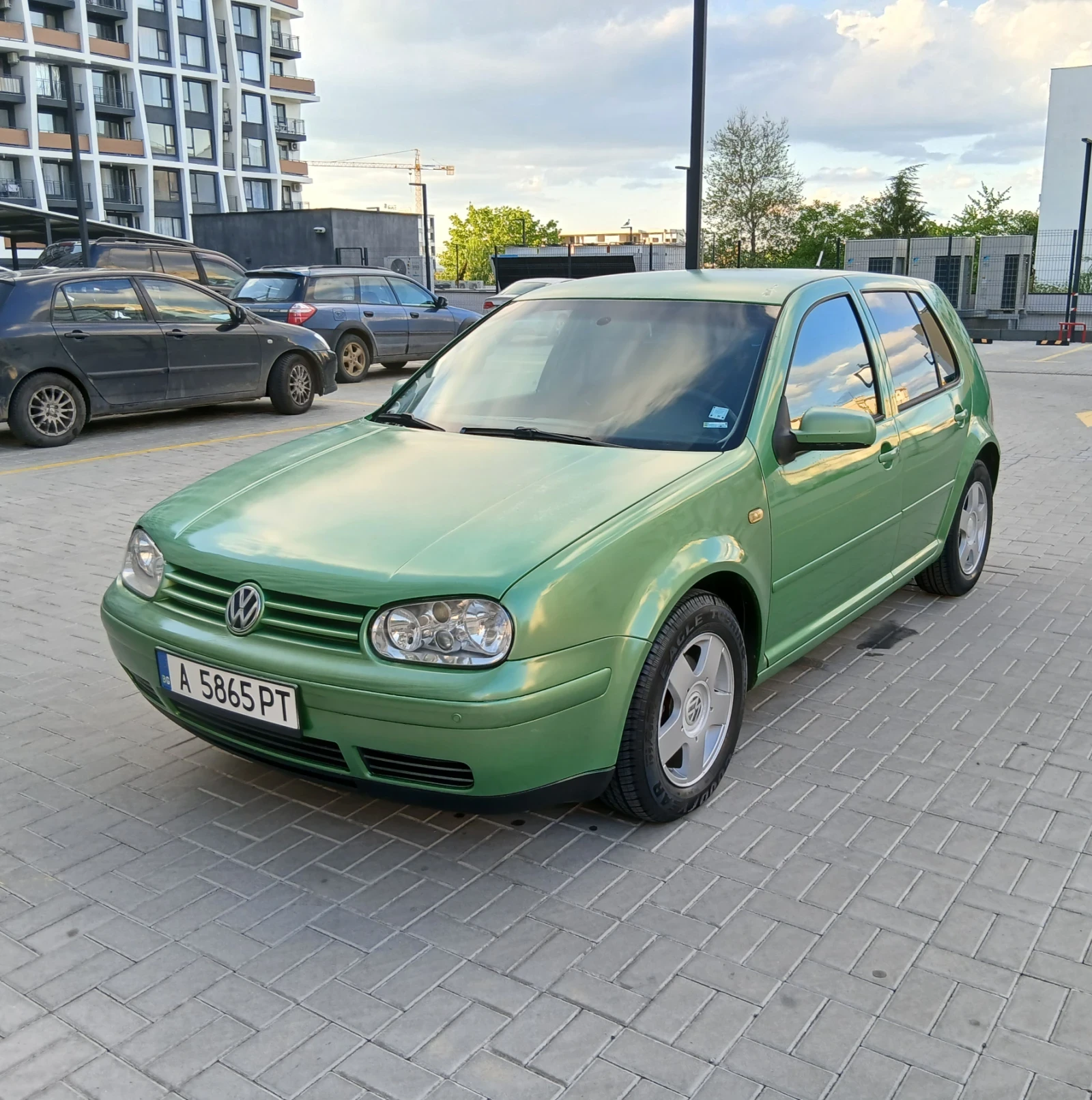 VW Golf 1.8/Газ, снимка 6 - Автомобили и джипове - 54664877