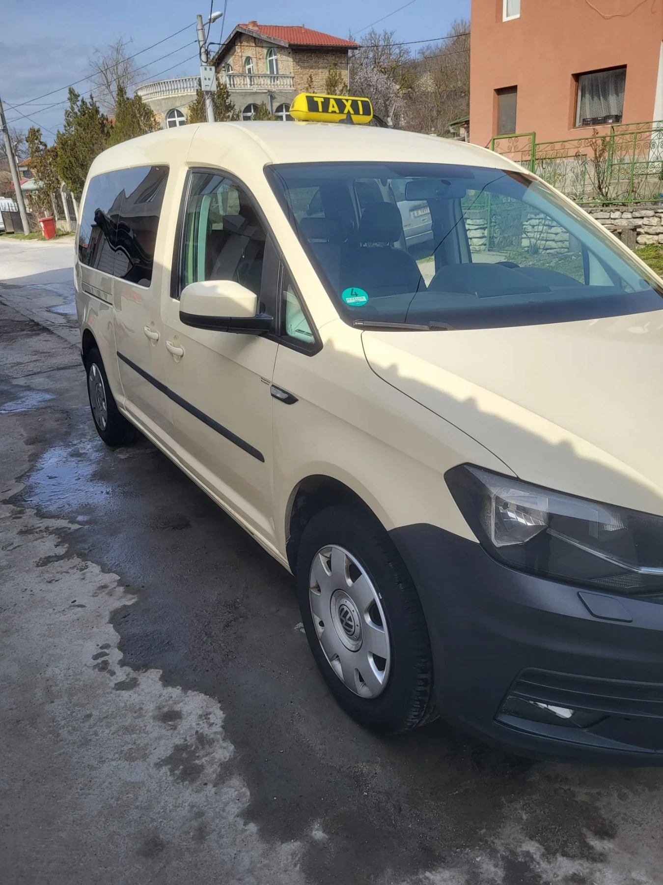 VW Caddy Макси 2000 TDI, снимка 2 - Автомобили и джипове - 55255692