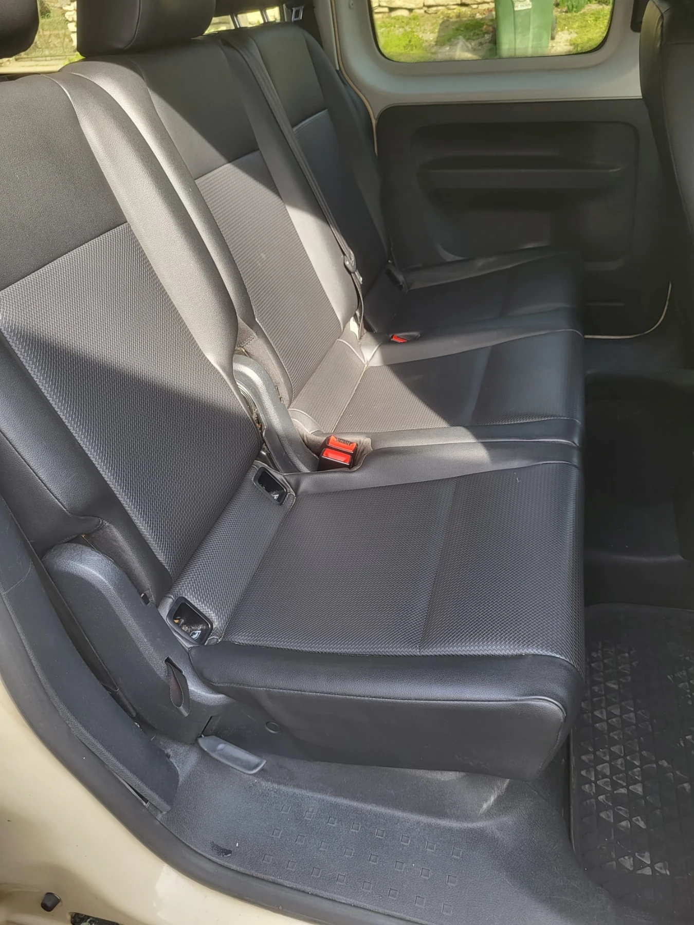 VW Caddy Макси 2000 TDI, снимка 10 - Автомобили и джипове - 55255692