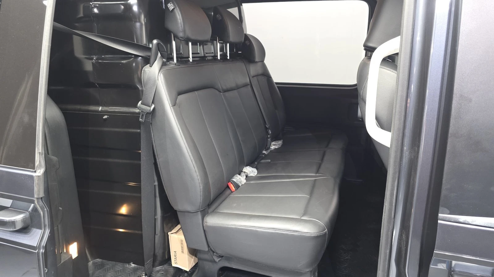 Hyundai Staria Modern* ЕЛ. БАГАЖНИК* BLIND SPOT* КРАЙНА ЦЕНА, снимка 12 - Автомобили и джипове - 55348372