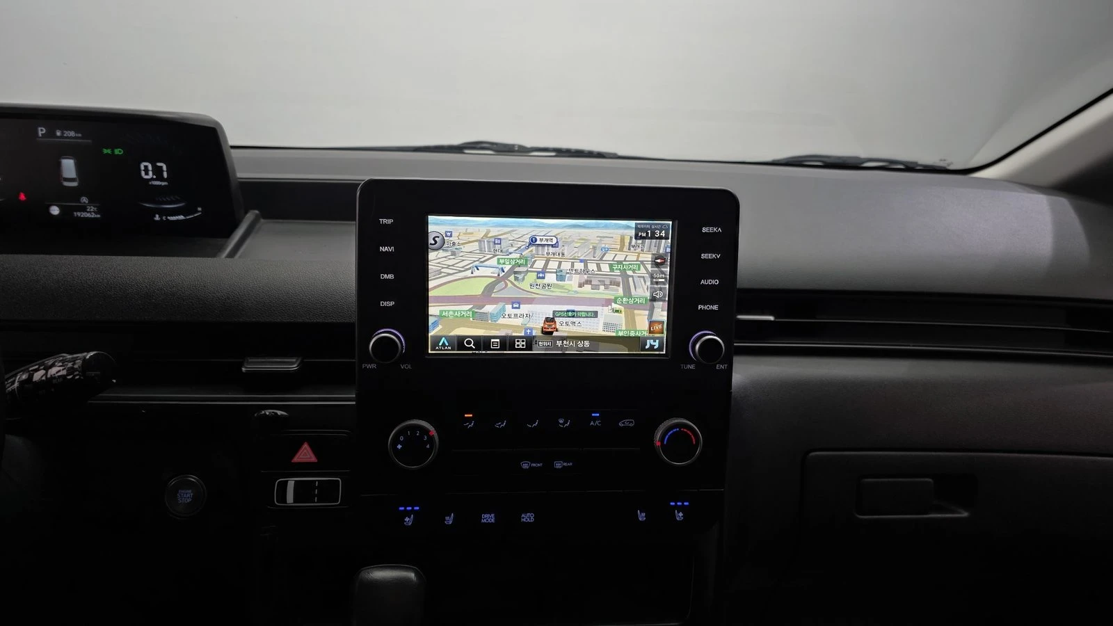 Hyundai Staria Modern* ЕЛ. БАГАЖНИК* BLIND SPOT* КРАЙНА ЦЕНА, снимка 14 - Автомобили и джипове - 55348372