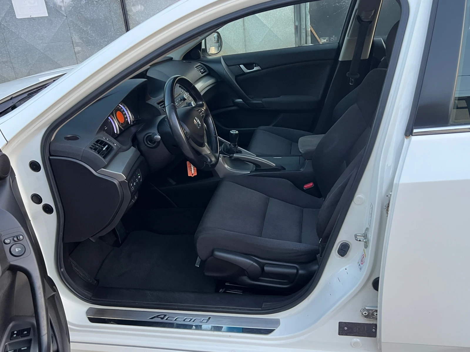 Honda Accord 2.0 ELEGANCE, снимка 12 - Автомобили и джипове - 55651548