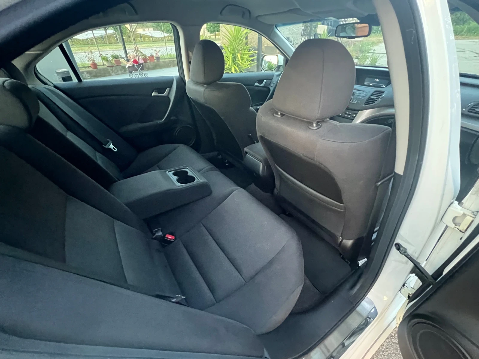 Honda Accord 2.0 ELEGANCE, снимка 9 - Автомобили и джипове - 55651548