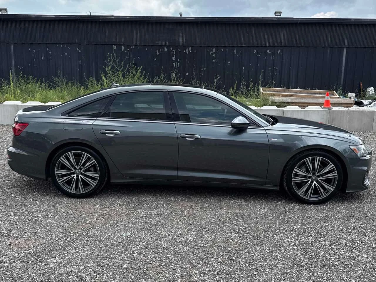Audi A6 PROGRESSIVE QUATTRO * LED* ПАНОРАМА* ДВА КЛЮЧА* , снимка 4 - Автомобили и джипове - 55671985