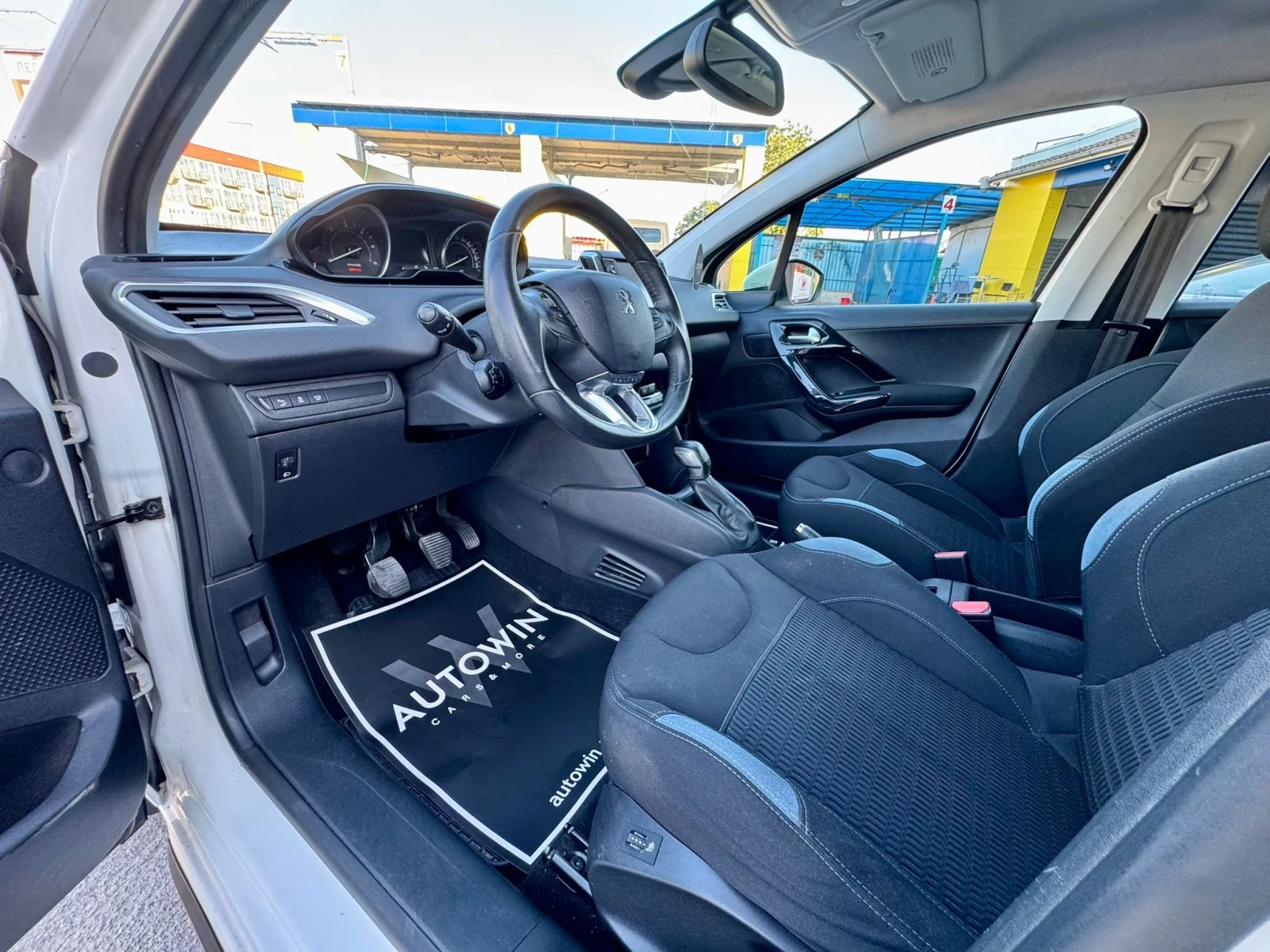 Peugeot 208 1.6 BlueHDI / 90�.�. / 2014 / EURO5 / ����� | Mobile.bg � ����������� 12