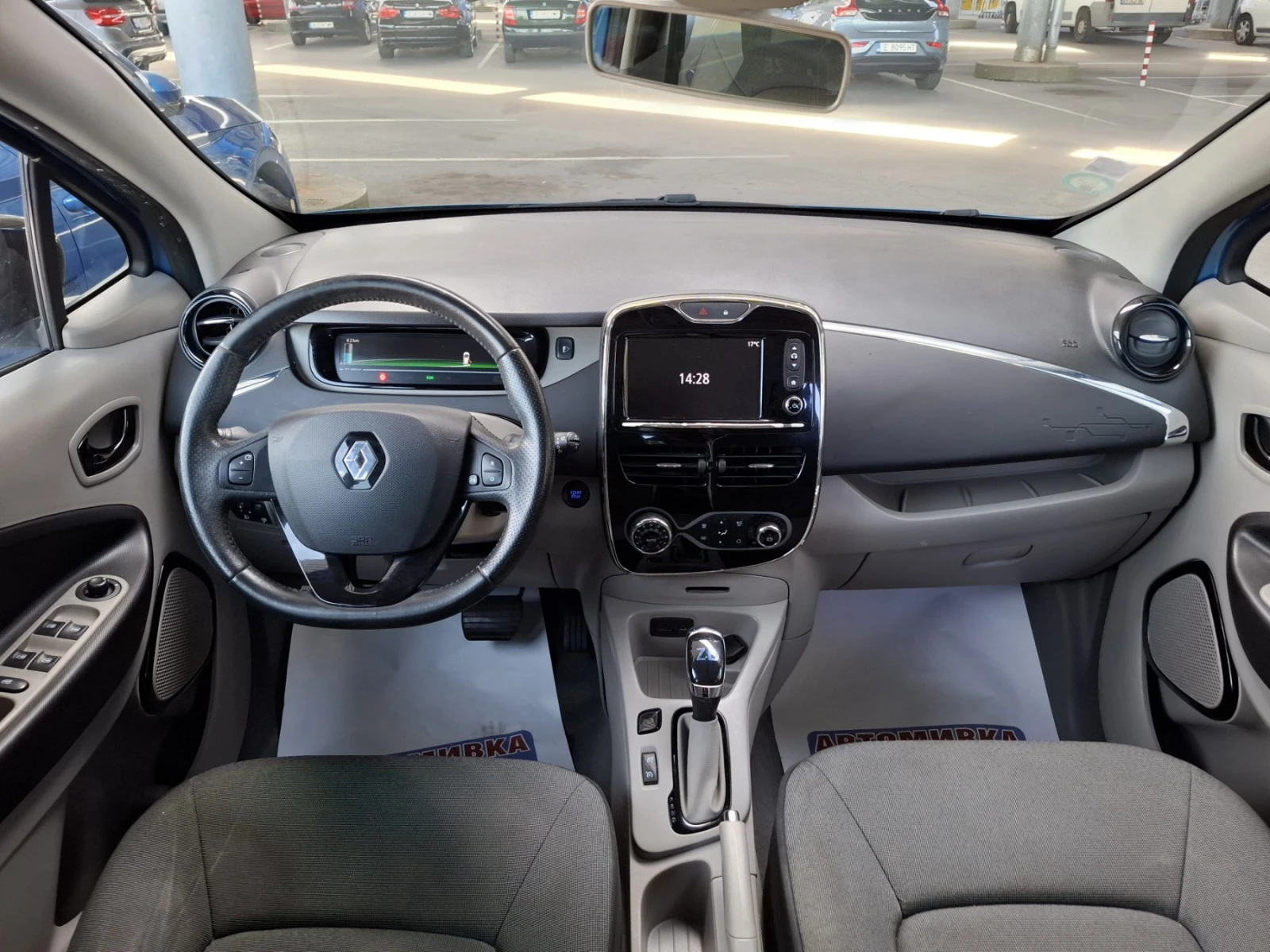 Renault Zoe Intens* Собствена батерия* Термопомпа, снимка 8 - Автомобили и джипове - 56312713