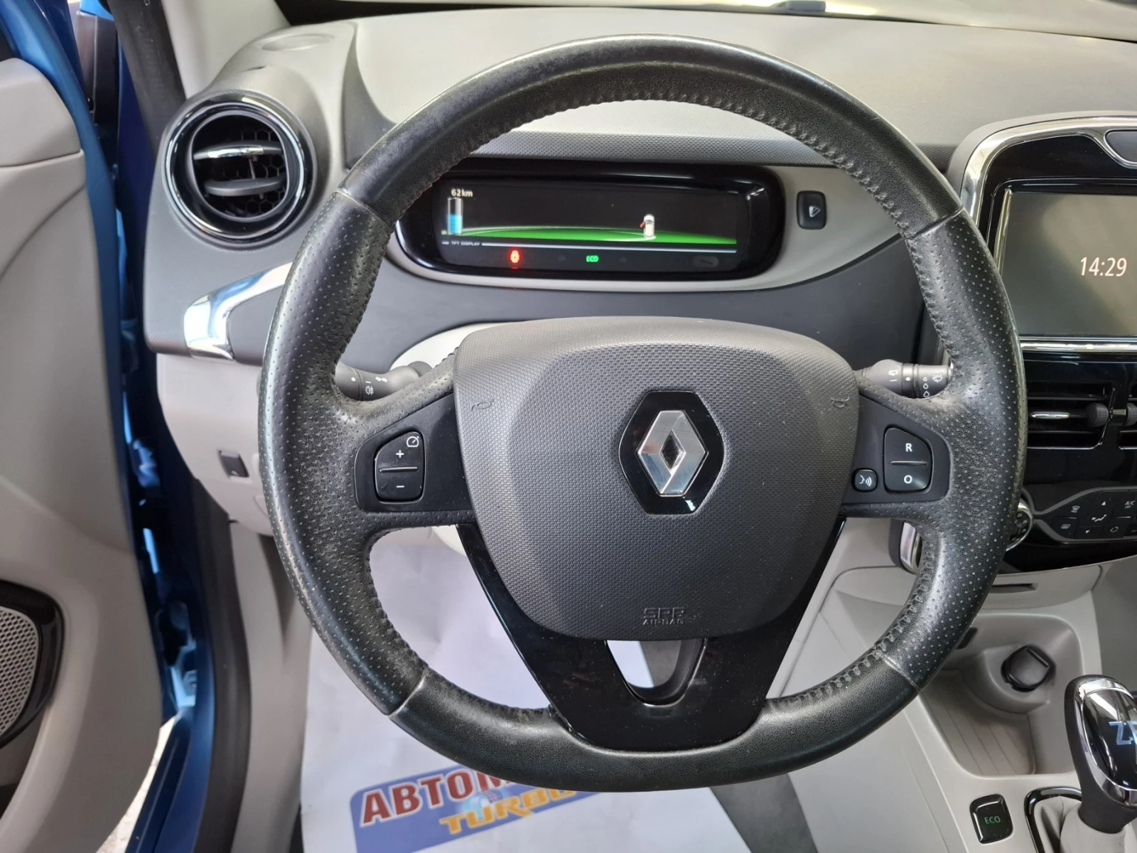 Renault Zoe Intens* Собствена батерия* Термопомпа, снимка 13 - Автомобили и джипове - 56312713