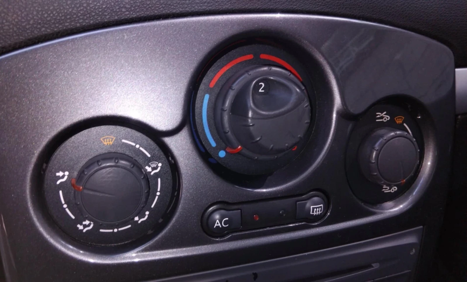 Renault Clio 1.2 75 k.c, снимка 5 - Автомобили и джипове - 56361469
