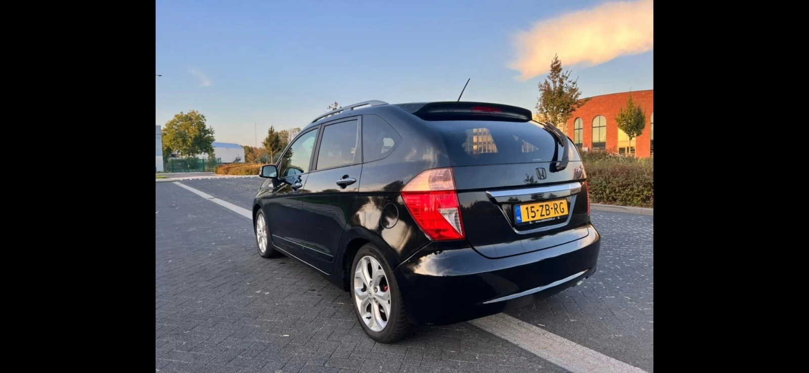 Honda Fr-v, снимка 5 - Автомобили и джипове - 56509590