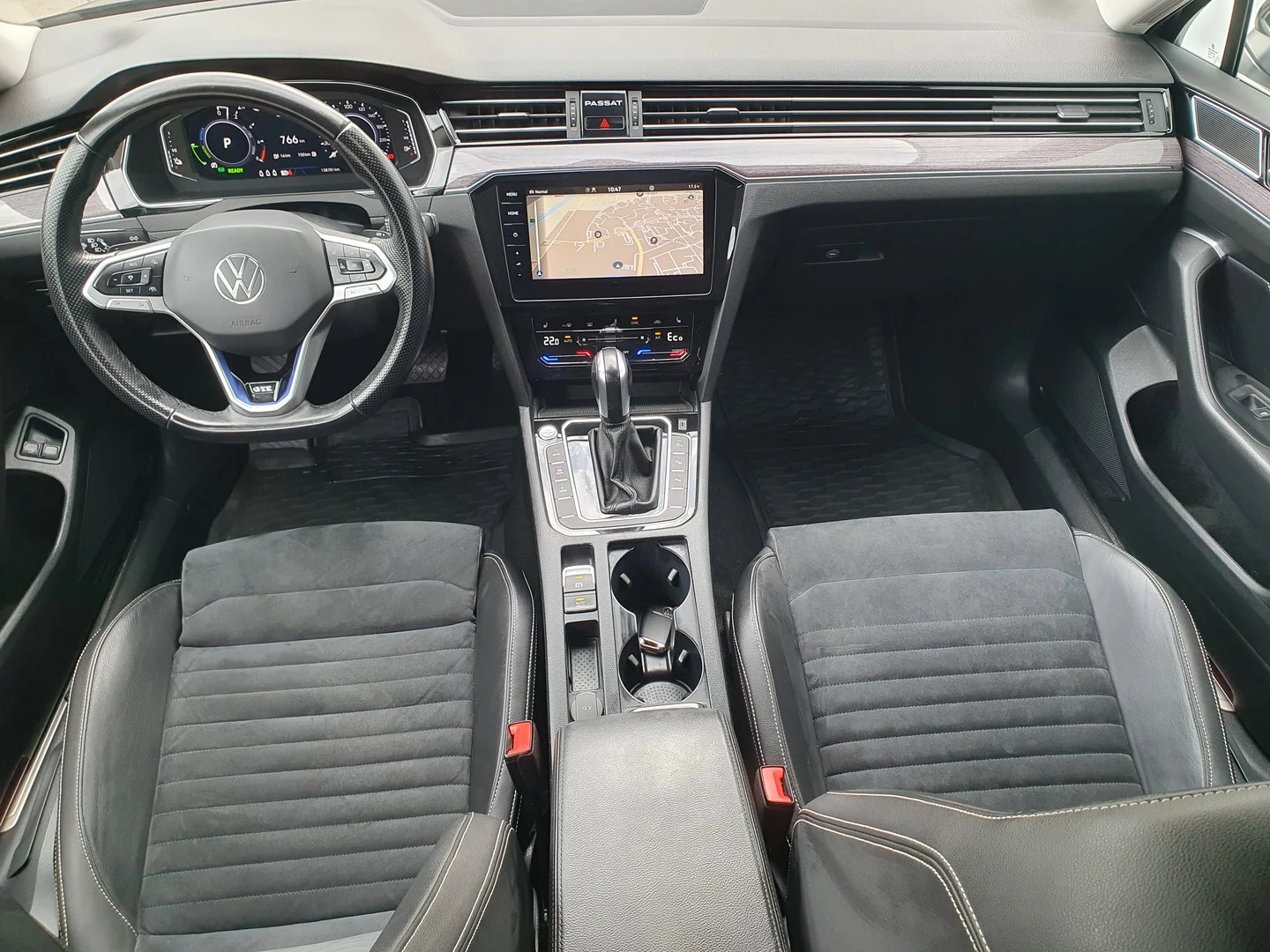 VW Passat, снимка 6 - Автомобили и джипове - 56633598