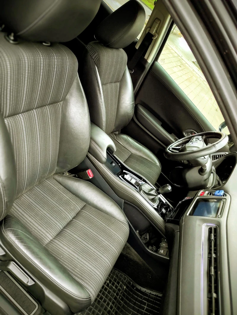 Honda Hr-v 1.5 I-VTEC Black Edition , снимка 10 - Автомобили и джипове - 50832955