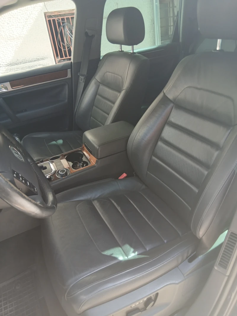 VW Touareg Casa, снимка 9 - Автомобили и джипове - 52492597