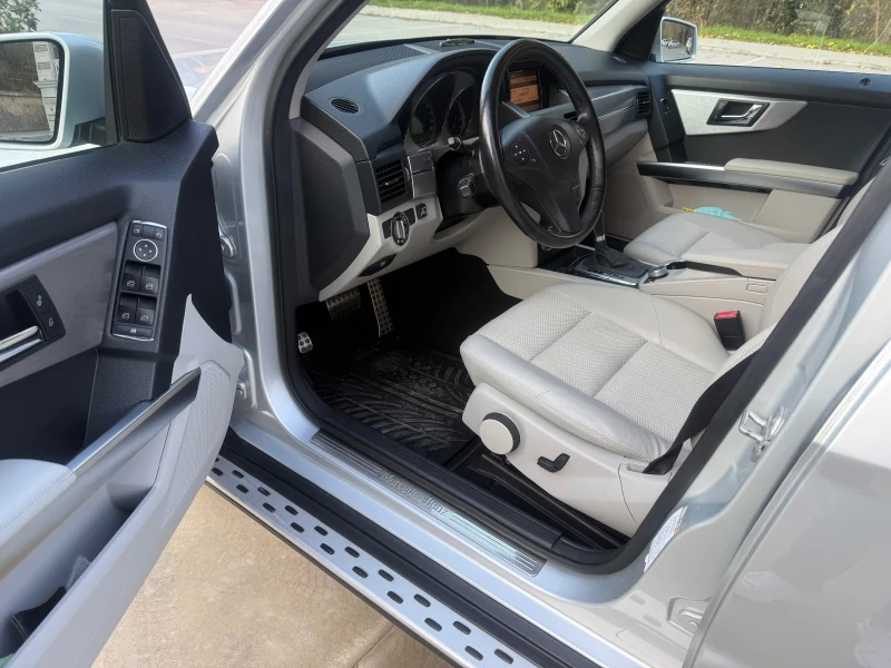 Mercedes-Benz GLK 4MATIC, снимка 7 - Автомобили и джипове - 52990735