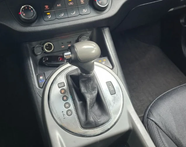 Kia Sportage 2.0 CRDi 4WD - изображение 9