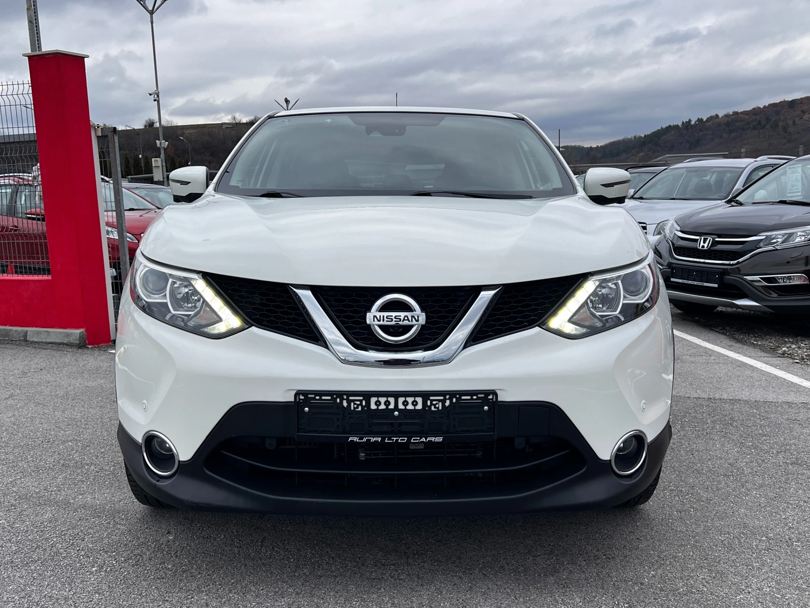 Nissan Qashqai 1.6dCi XTronic 4xКамери Keyless Go Подгрев Металик - изображение 2