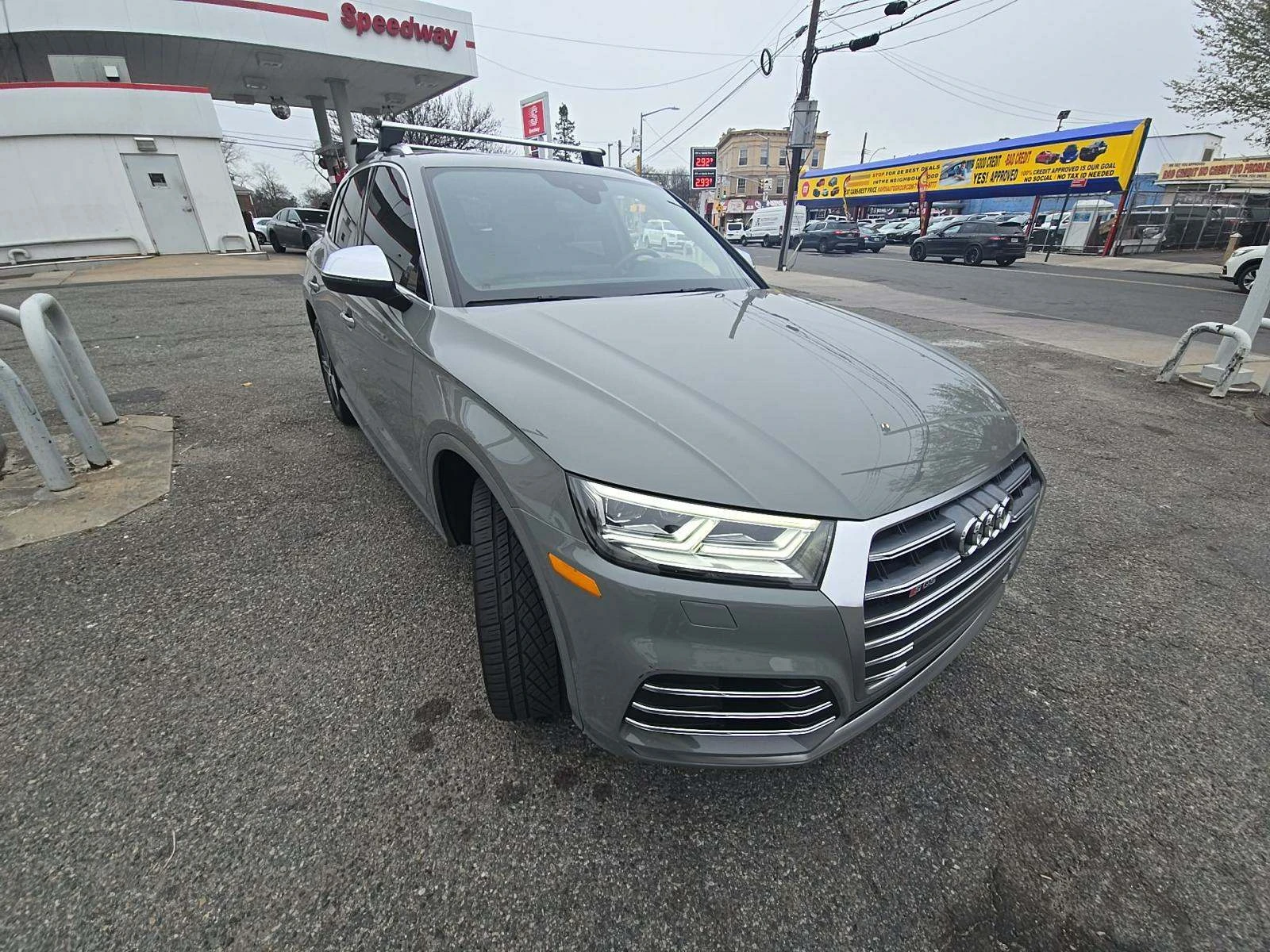 Audi SQ5 PREMIUM 3.0TFSI QUATTRO/ПАНО/KEYLESS/М.ТОЧ - изображение 2