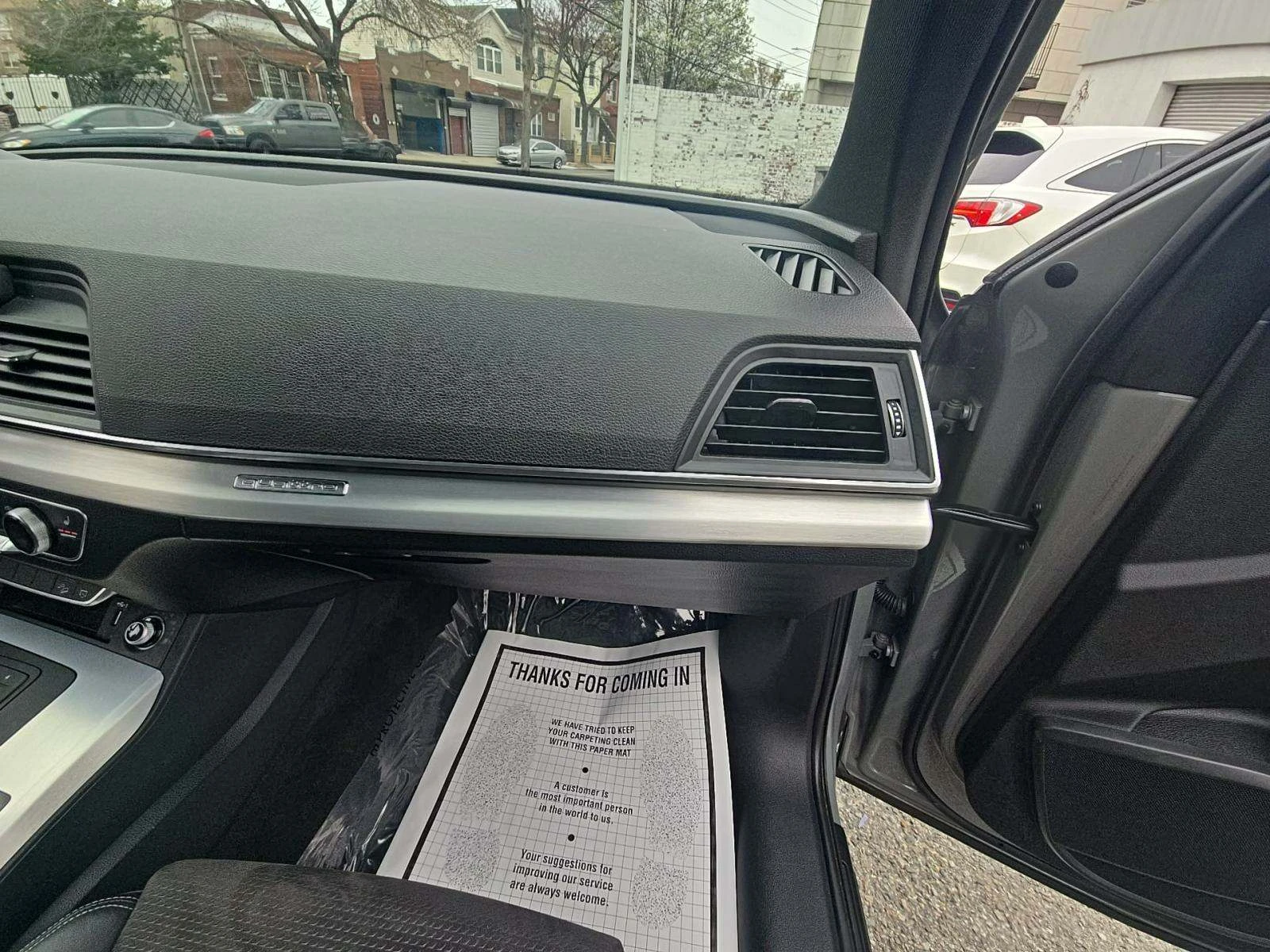 Audi SQ5 PREMIUM 3.0TFSI QUATTRO/ПАНО/KEYLESS/М.ТОЧ - изображение 9