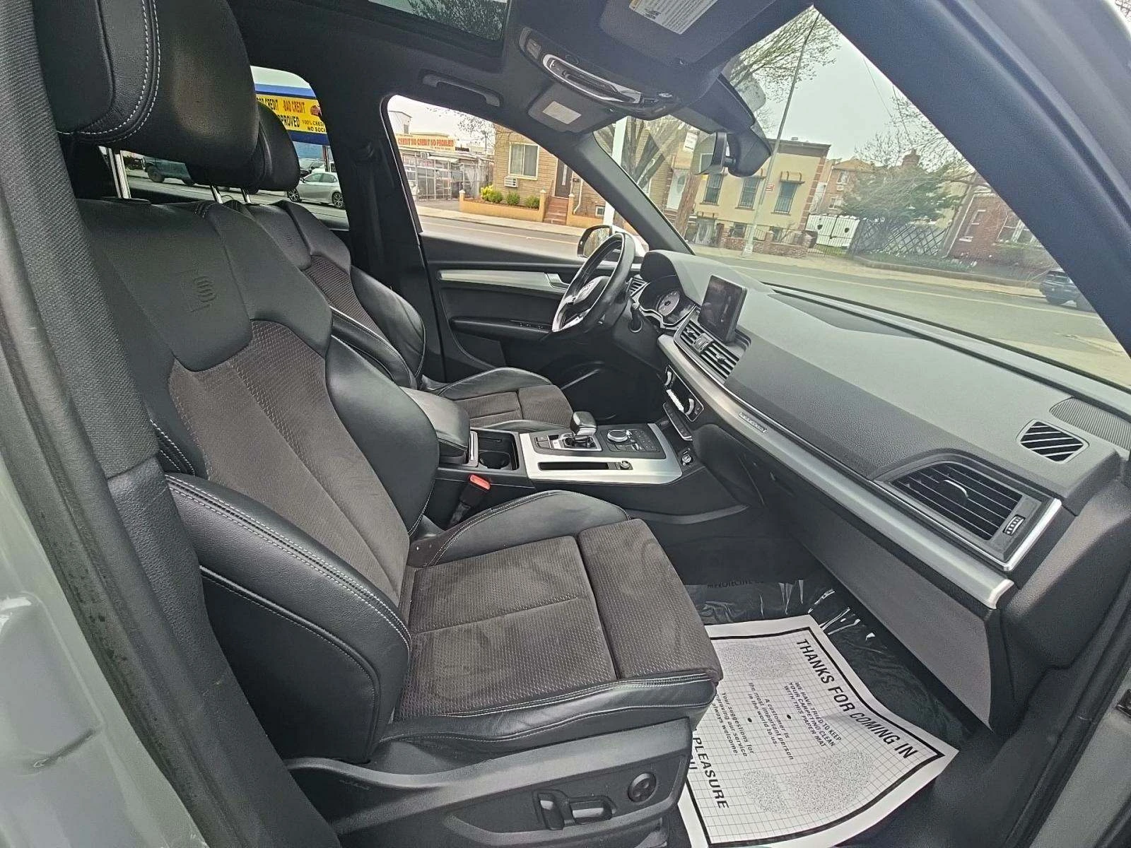 Audi SQ5 PREMIUM 3.0TFSI QUATTRO/ПАНО/KEYLESS/М.ТОЧ - изображение 8