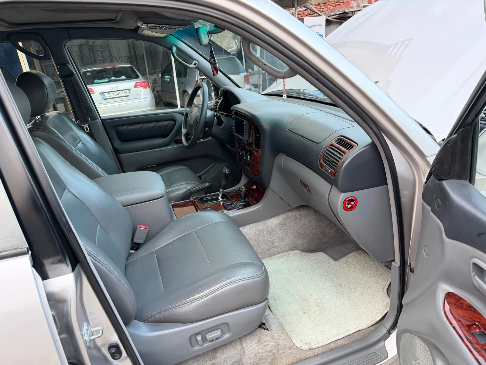 Toyota Land cruiser 4.7 V8 AVTOMAT, снимка 13 - Автомобили и джипове - 53764907