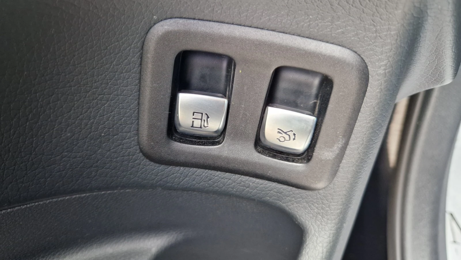 Mercedes-Benz GLC 300 Plug In Hybrid 4 Matic, снимка 16 - Автомобили и джипове - 53961318