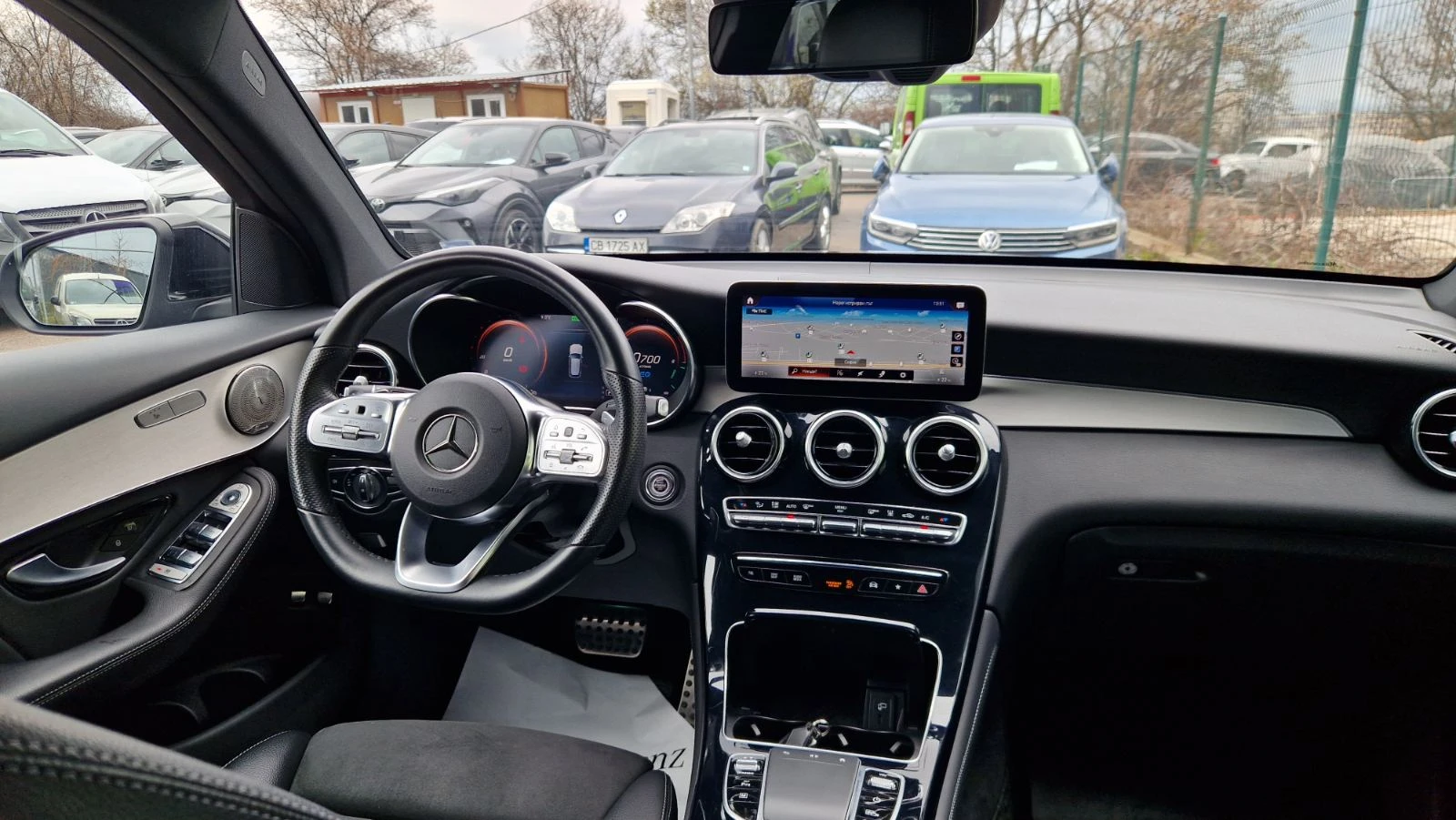 Mercedes-Benz GLC 300 Plug In Hybrid 4 Matic, снимка 12 - Автомобили и джипове - 53961318