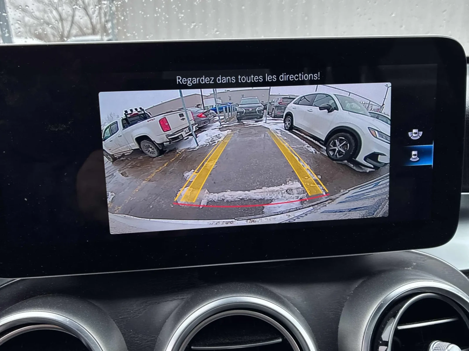 Mercedes-Benz GLC 300 FACELIFT* ДИСТРОНИК* 360КАМЕРА* ПАНОРАМА* КЕЙЛЕС* , снимка 8 - Автомобили и джипове - 54001036