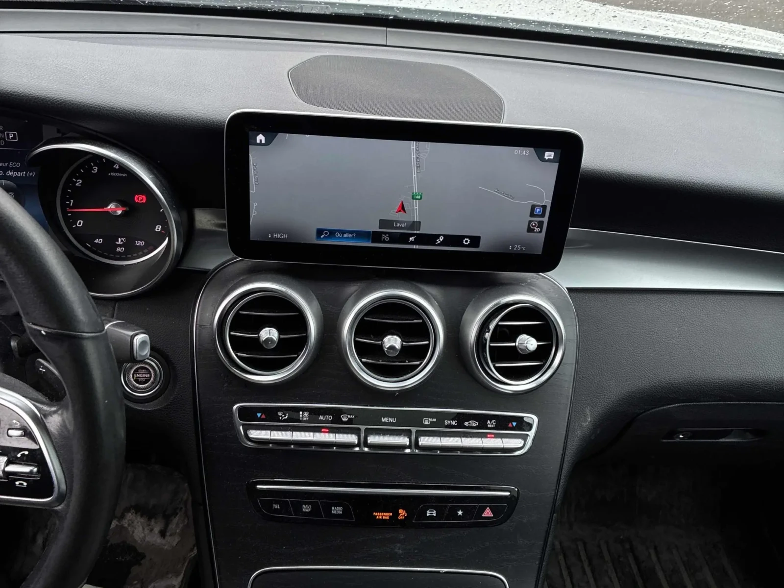 Mercedes-Benz GLC 300 FACELIFT* ДИСТРОНИК* 360КАМЕРА* ПАНОРАМА* КЕЙЛЕС* , снимка 7 - Автомобили и джипове - 54001036