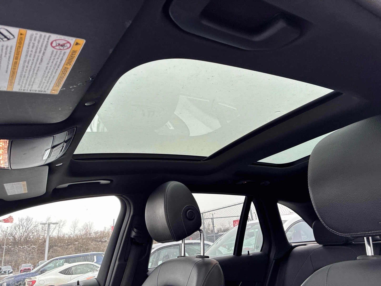 Mercedes-Benz GLC 300 FACELIFT* ДИСТРОНИК* 360КАМЕРА* ПАНОРАМА* КЕЙЛЕС* , снимка 13 - Автомобили и джипове - 54001036