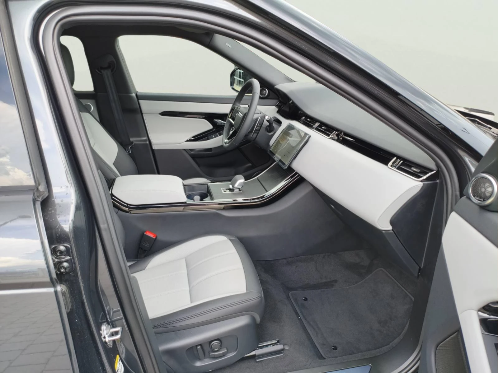Land Rover Range Rover Evoque PHEV, снимка 9 - Автомобили и джипове - 54887674