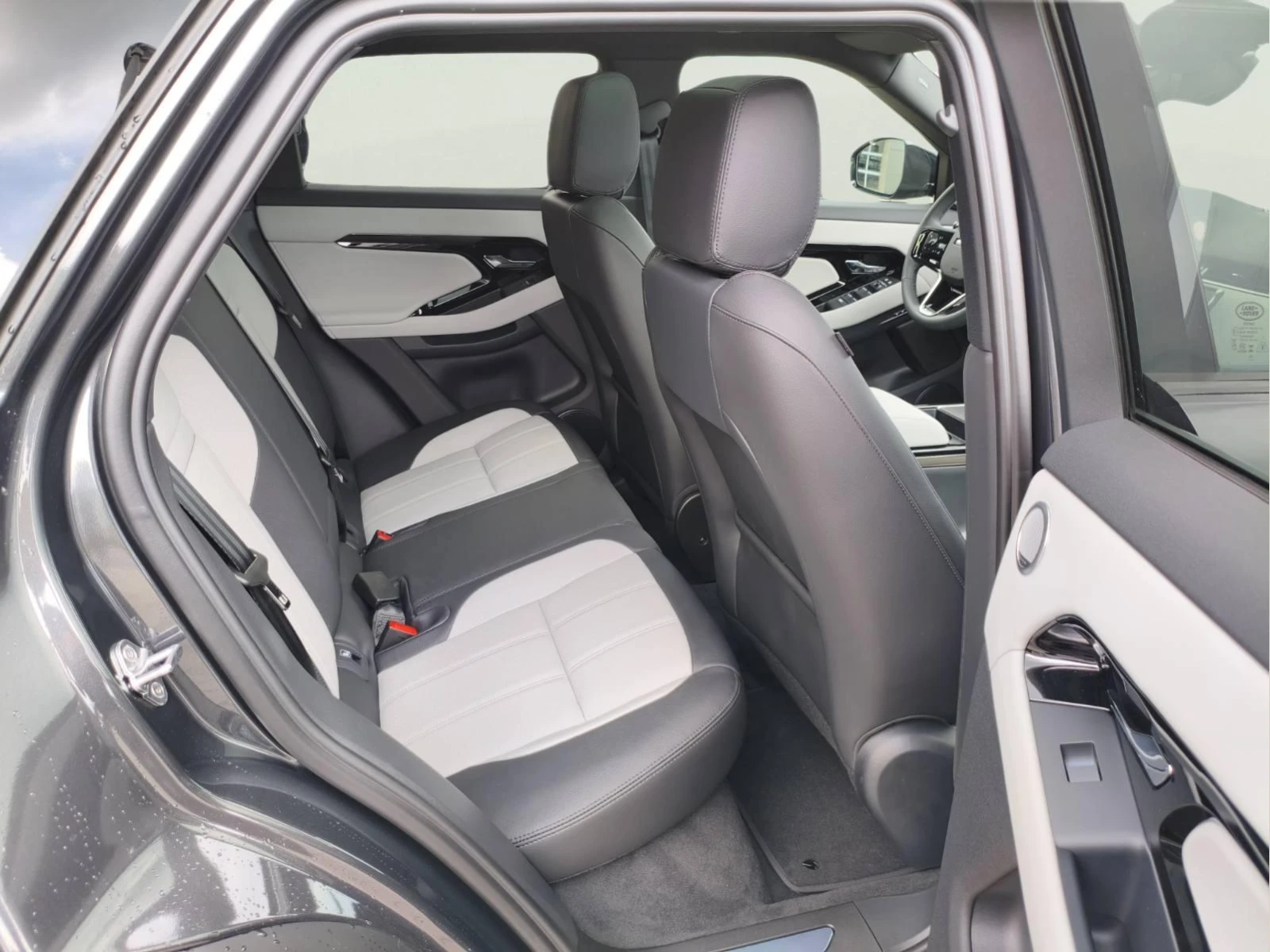 Land Rover Range Rover Evoque PHEV, снимка 10 - Автомобили и джипове - 54887674