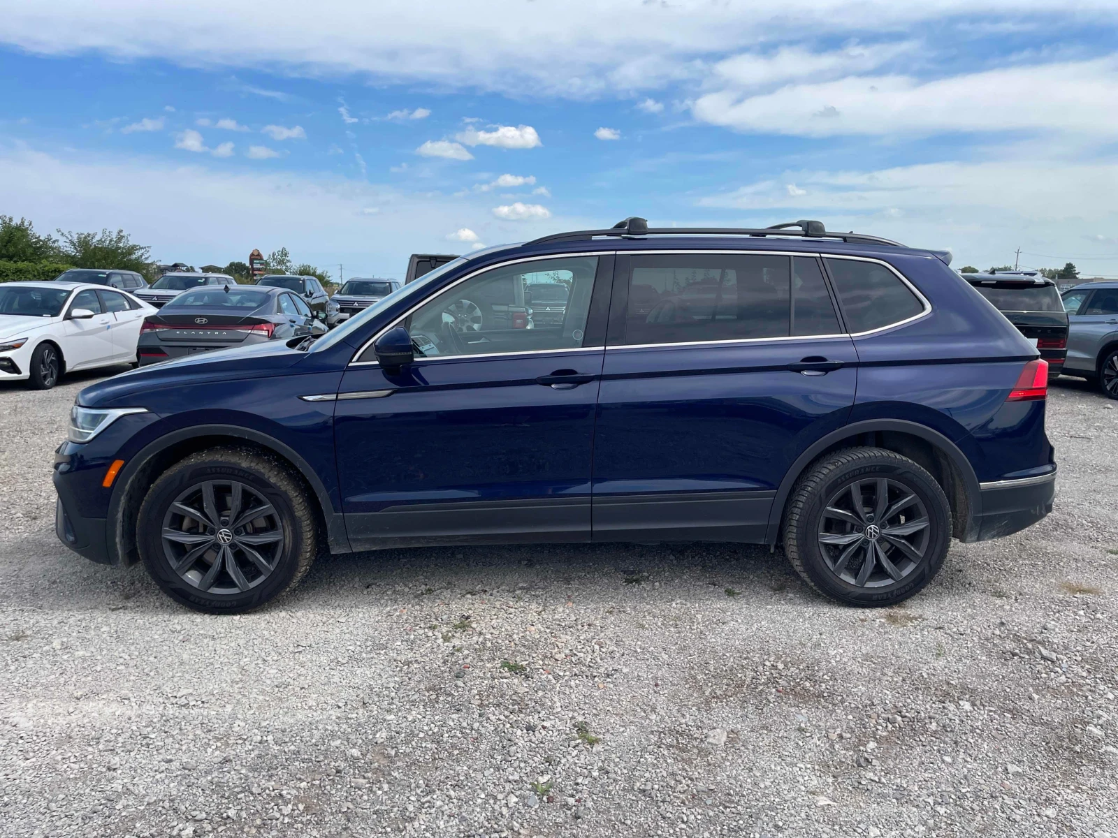 VW Tiguan * Comfortline * CARFAX * , снимка 16 - Автомобили и джипове - 56011476