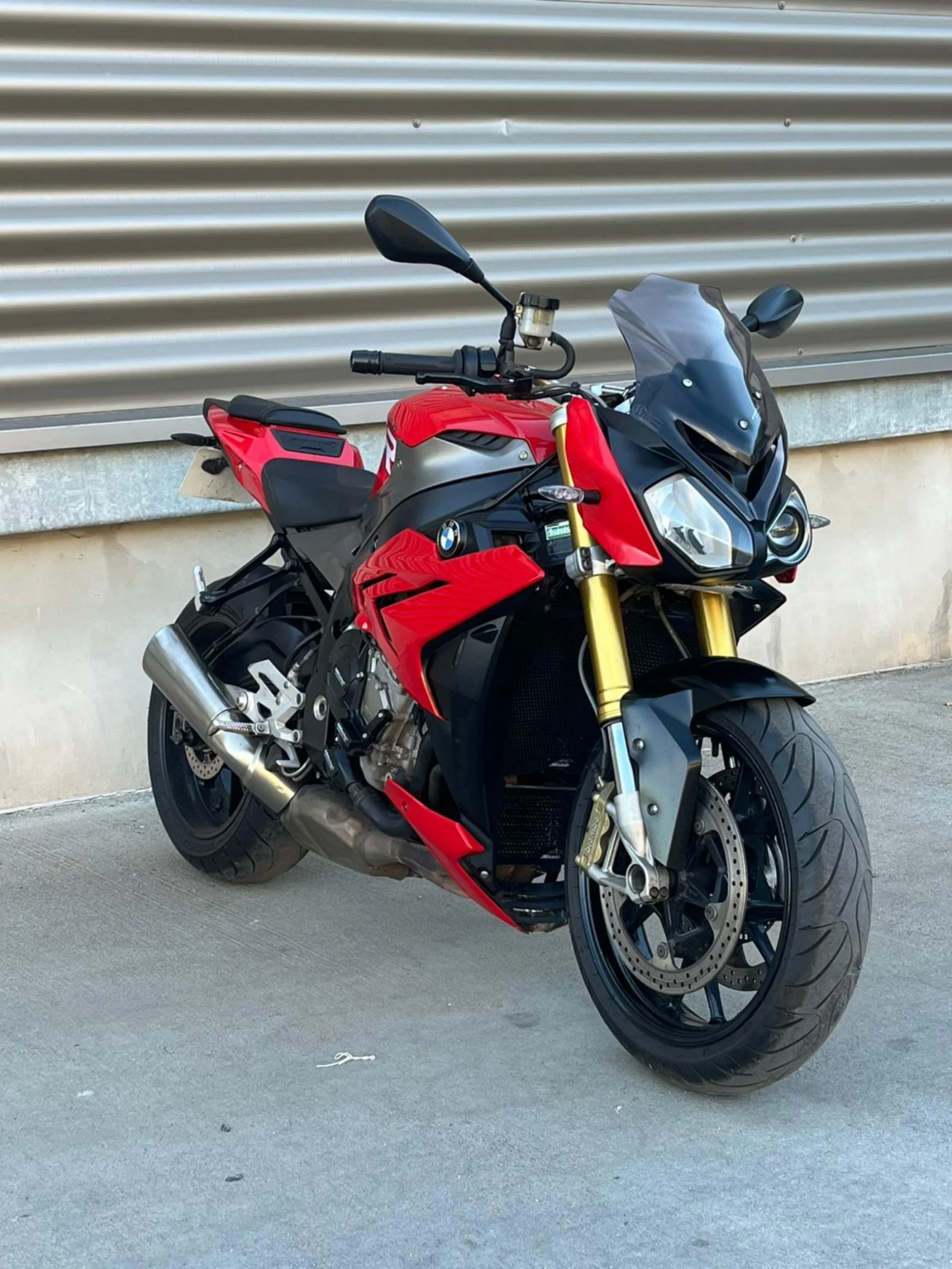 BMW S
