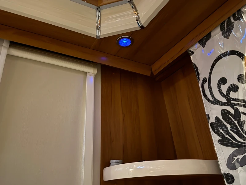 Каравана Fendt Diamant BLACK, снимка 5 - Каравани и кемпери - 51826469