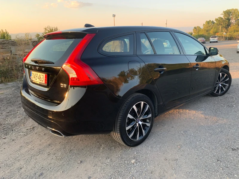 Volvo V60 D5* ПЪЛНА СЕРВИЗНА ИСТОРИЯ VOLVO ГЕРМАНИЯ, снимка 6 - Автомобили и джипове - 46899352