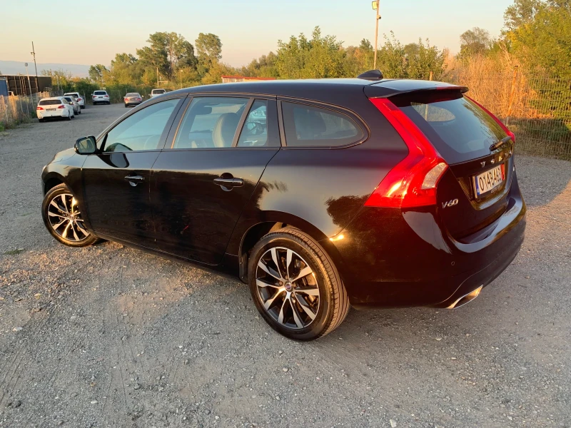 Volvo V60 D5* ПЪЛНА СЕРВИЗНА ИСТОРИЯ VOLVO ГЕРМАНИЯ, снимка 4 - Автомобили и джипове - 46899352