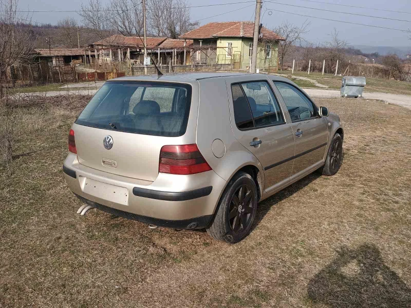 VW Golf, снимка 3 - Автомобили и джипове - 49137517