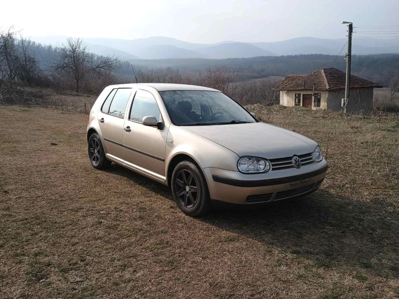 VW Golf, снимка 1 - Автомобили и джипове - 49137517