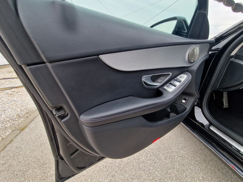 Mercedes-Benz C 220 9G/4matic/CAMERA/AIRMATIC/KEYLESS/Italia* NOVA* , снимка 8 - Автомобили и джипове - 49896262
