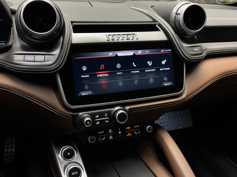 Ferrari GTC4Lusso T V8 Pano* JBL* 360, снимка 12 - Автомобили и джипове - 50503729