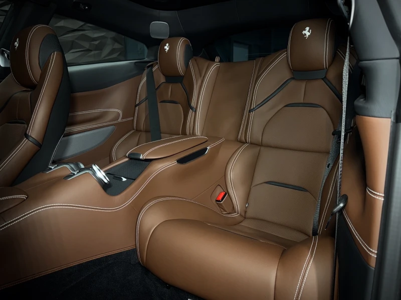 Ferrari GTC4Lusso T V8 Pano* JBL* 360, снимка 10 - Автомобили и джипове - 50503729