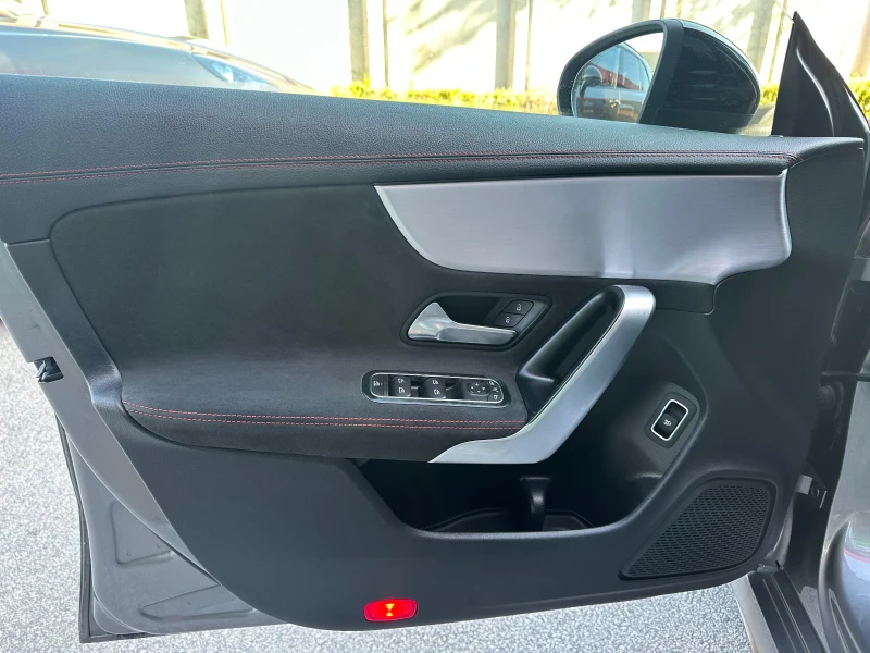 Mercedes-Benz CLA 200 AMG Line/NightPack/MBUX/Digital/Distr./Кам.Сер.Ист, снимка 9 - Автомобили и джипове - 51585600