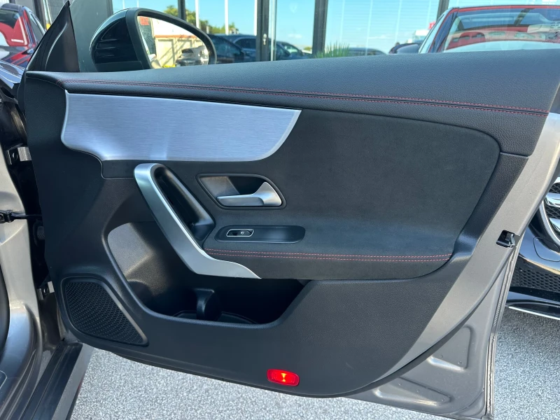 Mercedes-Benz CLA 200 AMG Line/NightPack/MBUX/Digital/Distr./Кам.Сер.Ист, снимка 12 - Автомобили и джипове - 51585600