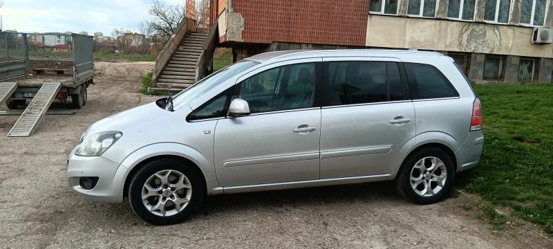 Opel Zafira 1.6I  7места, снимка 2 - Автомобили и джипове - 52468637