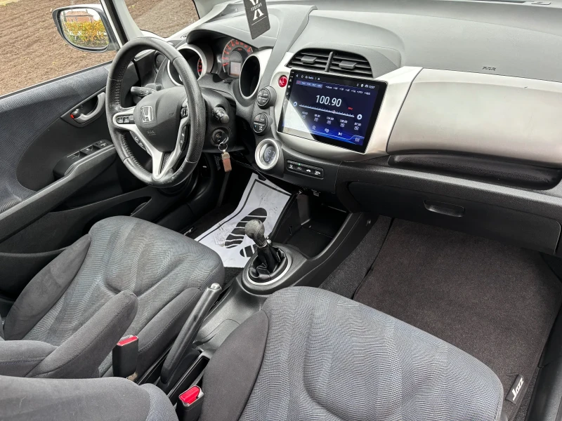 Honda Jazz 1.4Бензин/Газ, снимка 10 - Автомобили и джипове - 52657278